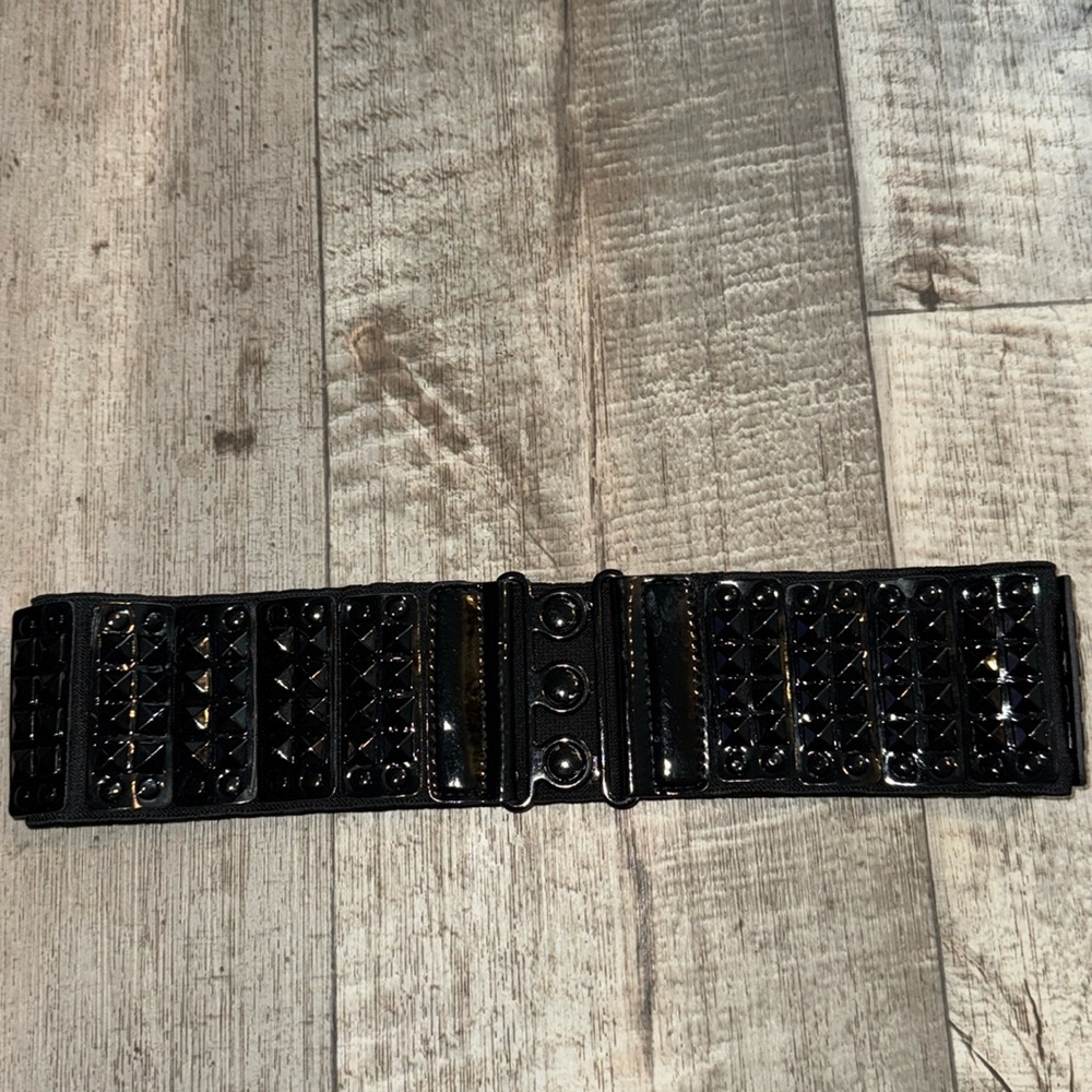 WOMEN‎ BLACK BELT-size M/L